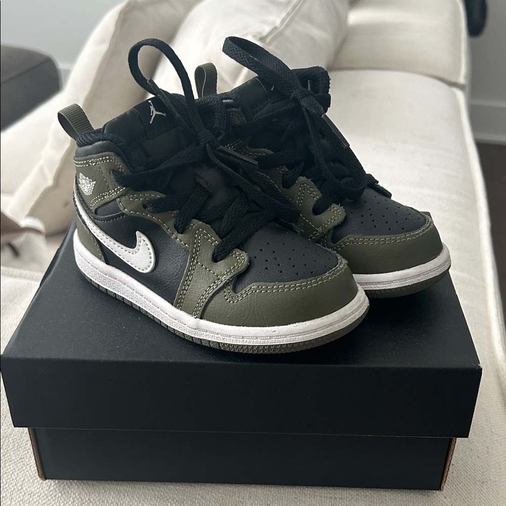 Nike Kids Black and Olive Sneakers